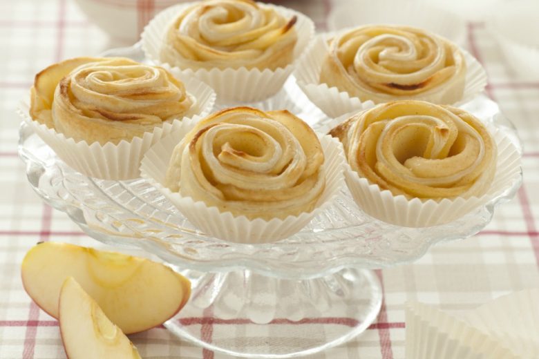 Roselline di pasta sfoglia e mele