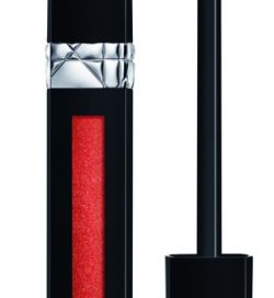 Rossetto-rosso-come-si-sceglie-la-nuance-giusta-in-base-ai-propri-colori-naturali-RougeLiquid-dior