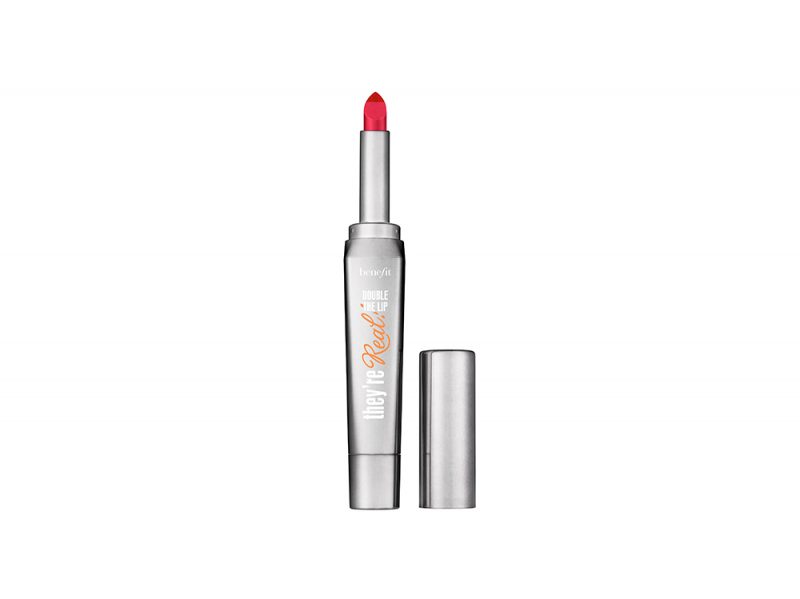 Rossetto-rosso-come-si-sceglie-la-nuance-giusta-in-base-ai-propri-colori-naturali-TAR_DoubleTheLip_OpenVial_NoReflection_RevvedUpRed_rgb