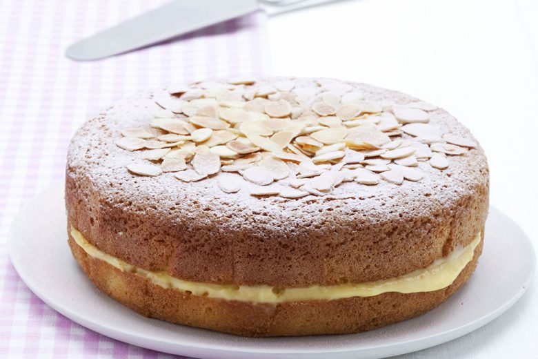Torta all’arancia soffice con crema