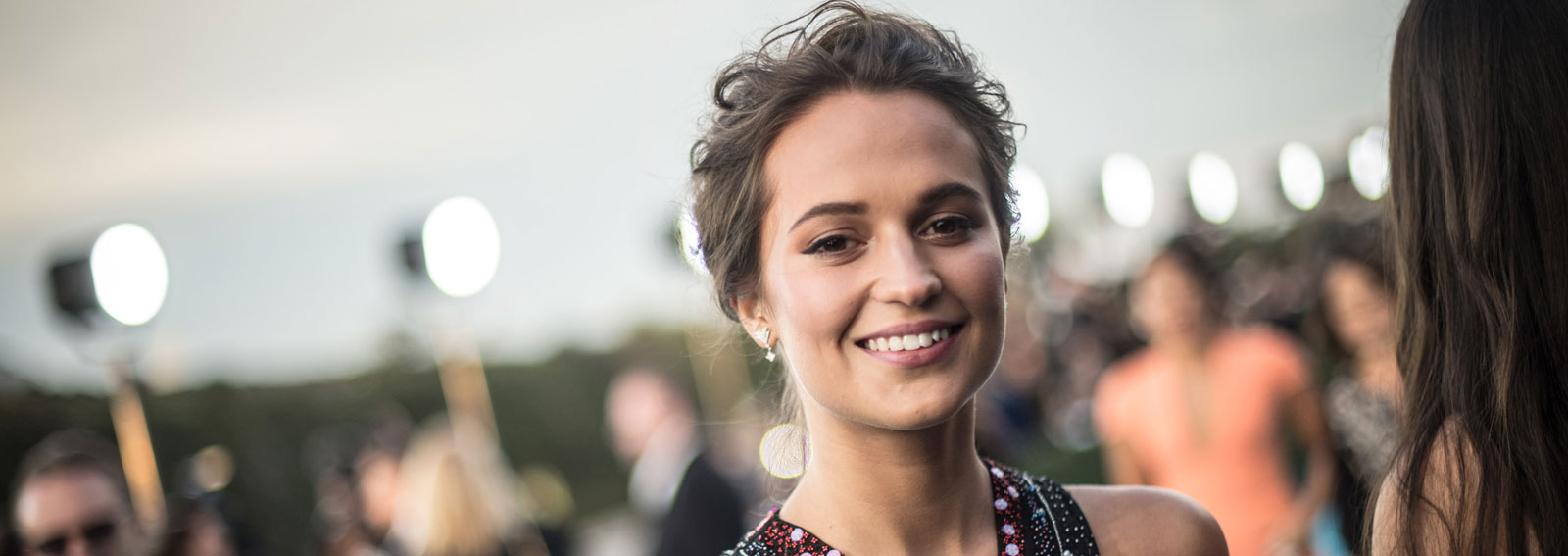 alicia-vikander-dESKTOP