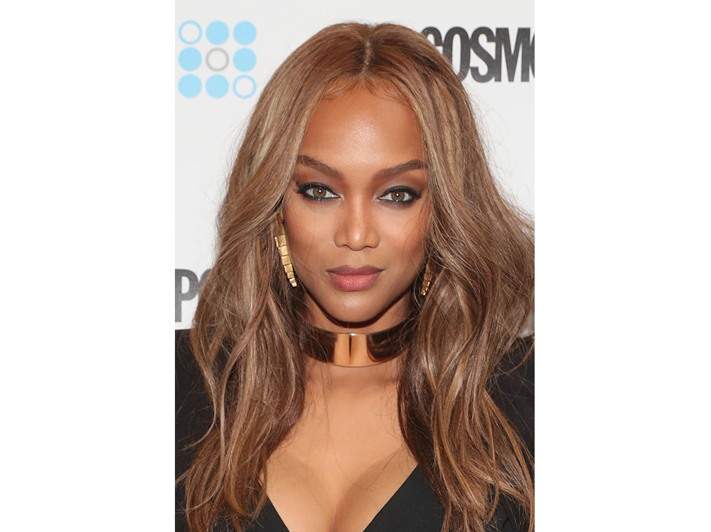 capelli castani delle star Tyra Banks