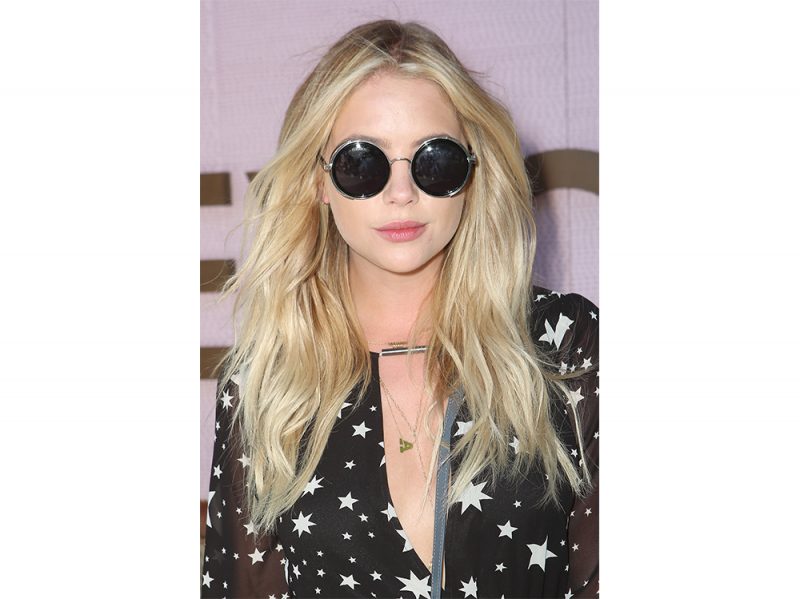 capelli-mossi-lunghi-ashley-benson