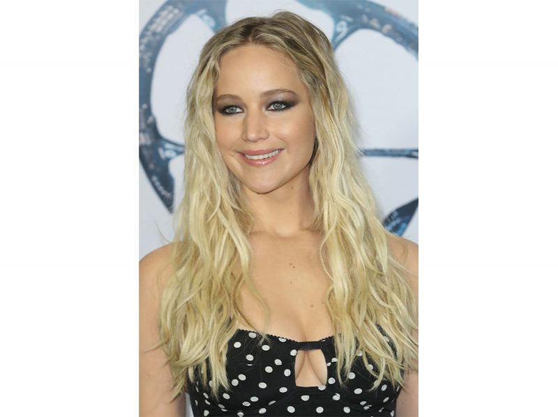 capelli-mossi-lunghi-jennifer-lawrence