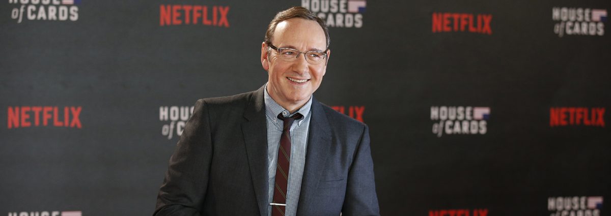 cover kevin spacey accusato molestie sessuali desktop