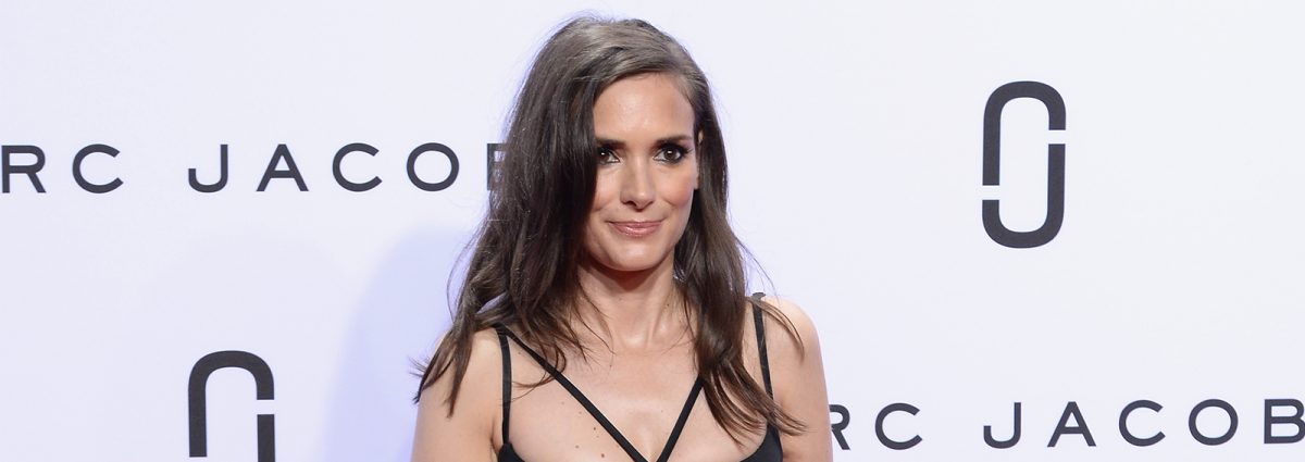 cover winona ryder parla di stranger things desktop