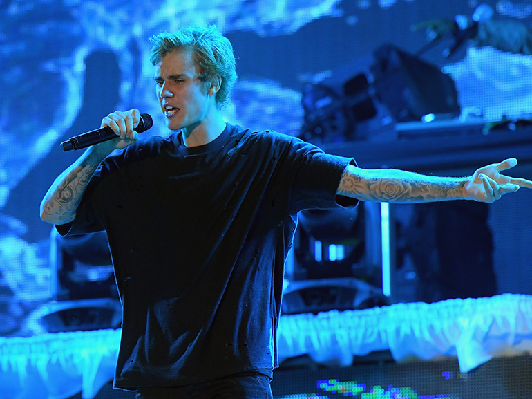justin bieber live