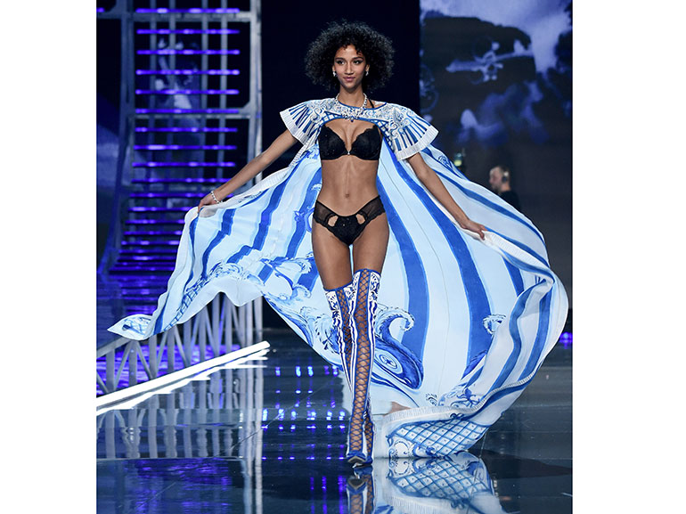 Aiden-Curtiss-victorias-secret
