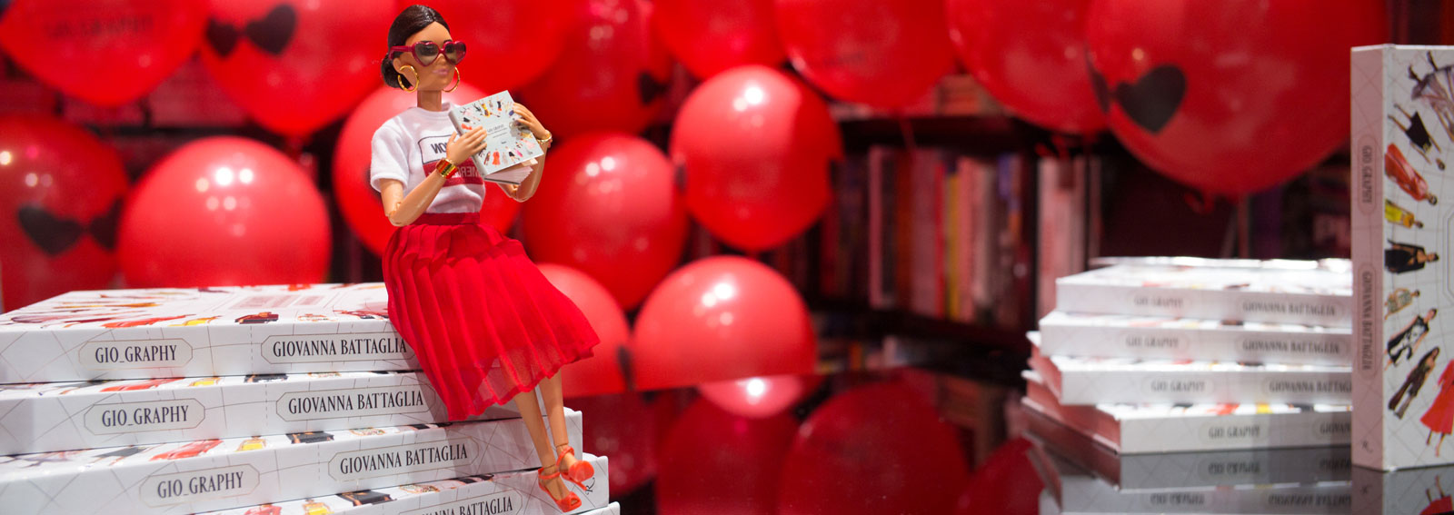 B-GIO_GRAPHY---ARMANI-LIBRI-INSTALLATION-DESKTOP