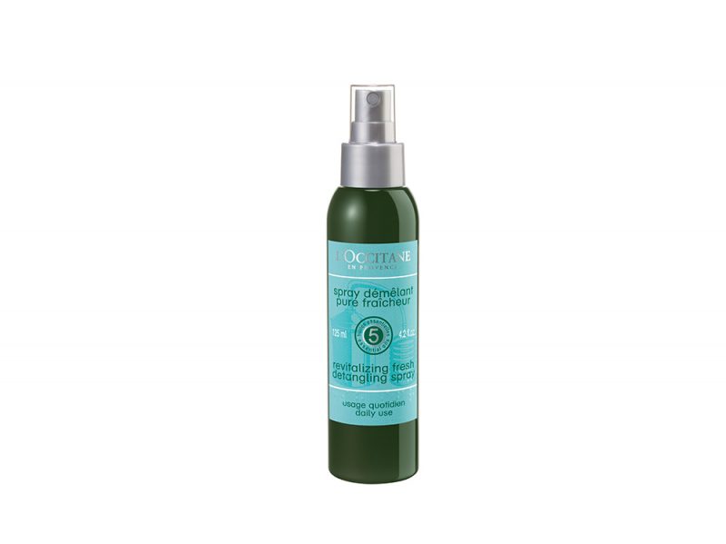 Capelli-ricci-le-caratteristiche-i-prodotti-giusti-e-un-indirizzo-da-provare-Spray Districante rivitalizzante AROMACHOLOGIE_L_Occitane
