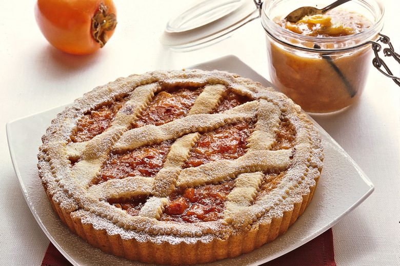 Crostata con marmellata di cachi e amaretti
