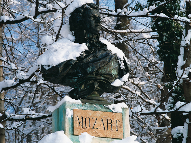Natale-Salisburgo-Mozart-regali-atmosfera-mercatini-Bueste_Kapuzinerberg_Winter-Tourismus-Salzburg