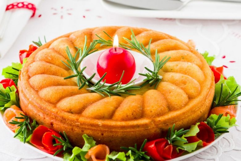Torta salata di Natale al salmone
