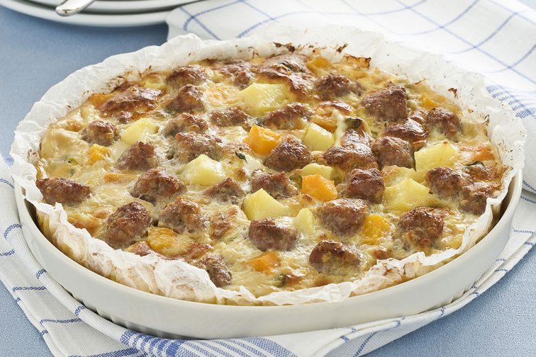 Zucca, salsiccia e patate al forno
