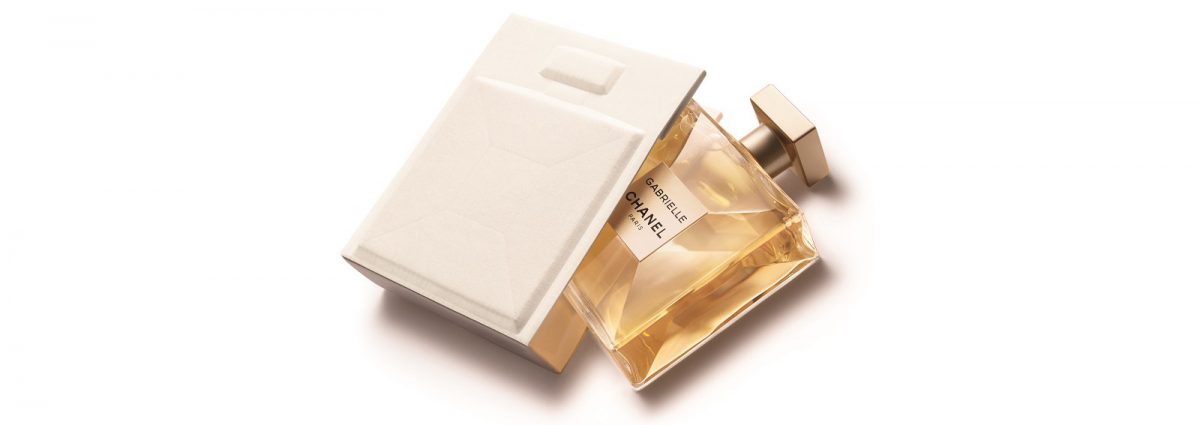 cover-gabrielle-chanel-flacone-creazione-desktop