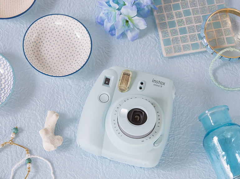 instax azzurra pastello