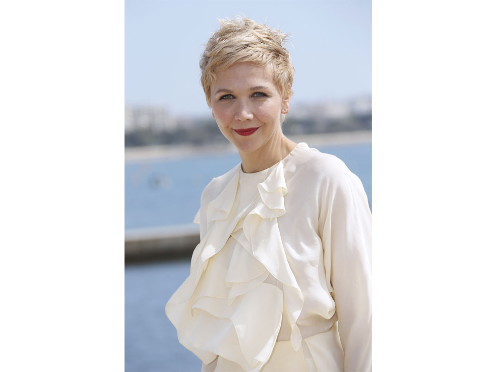 maggie-gyllenhaal-beauty-look-15