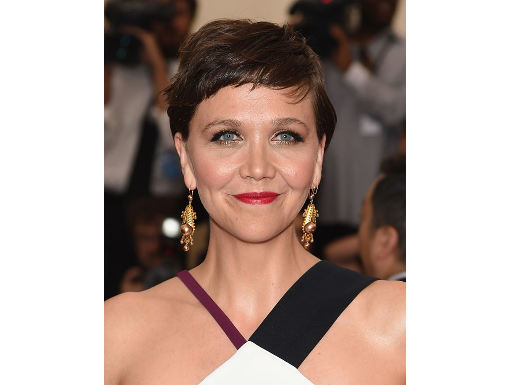 maggie-gyllenhaal-beauty-look-18