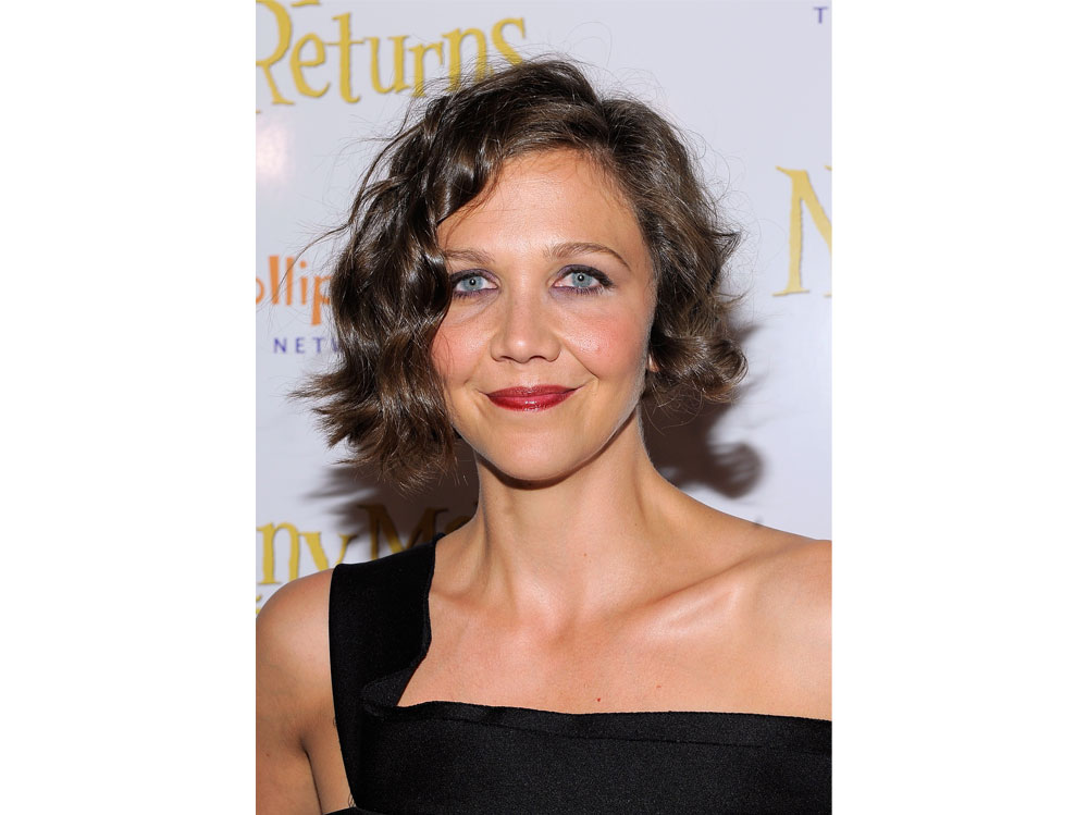 maggie-gyllenhaal-beauty-look-21