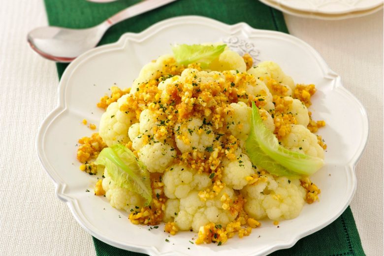 Cavolfiore in padella con uova e pangrattato