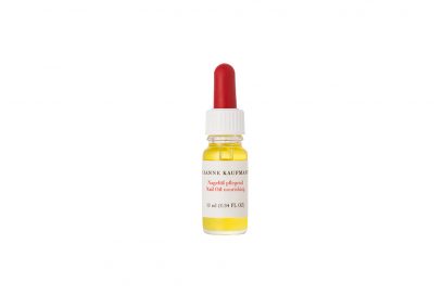 Manicure-curativa-i-prodotti-per-curare-mani-e-unghie-dai-danni-di-freddo-e-stress-Susanne Kaufmann_Nail Oil nourishing