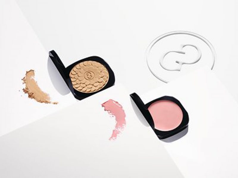 elle-in-inverno-come-difenderla-dalla-aggressioni-esterne-donarle-colorito-e-luminosita-GALENIC_TEINT LUMIERE_Polvere _ Blush_2.tif