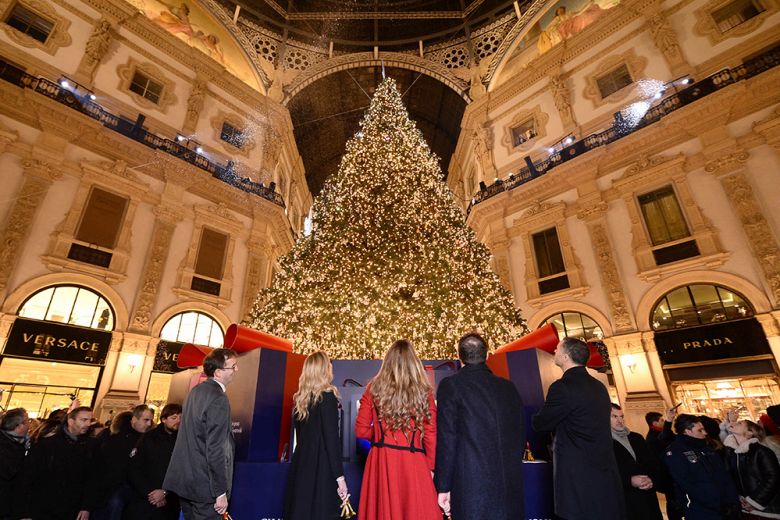 Swarovski ha acceso il Natale a Milano con il Digital Christmas Tree