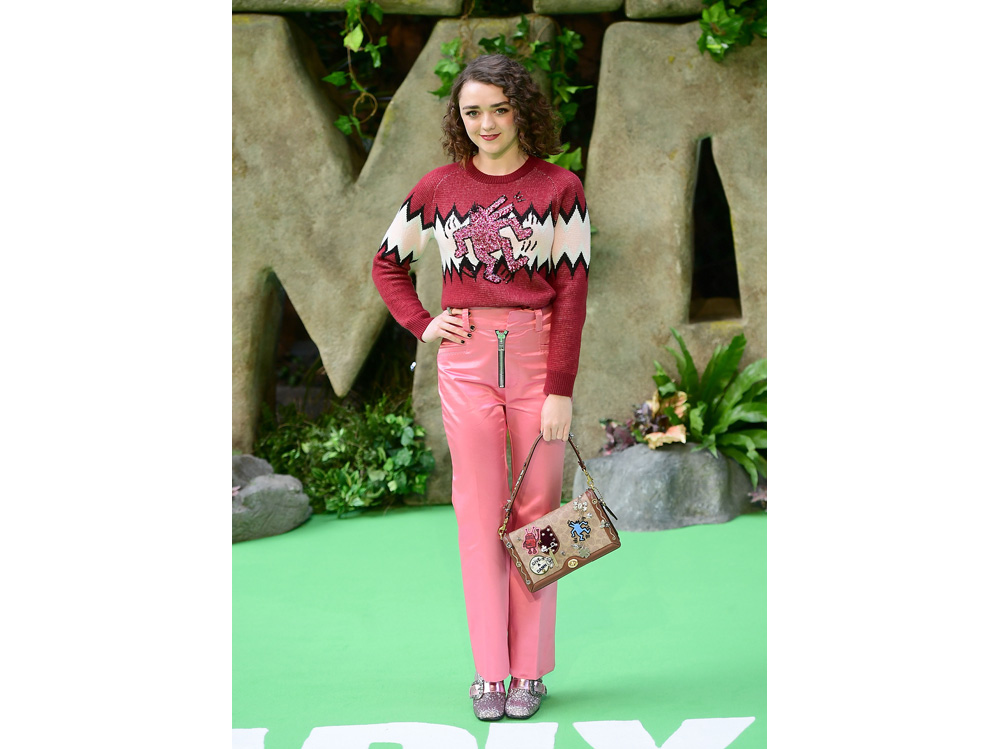 Maisie-Williams-Wears-Coach