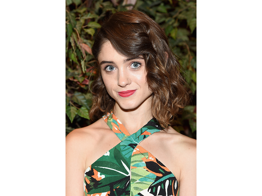 Natalia Dye beauty look capelli make up stranger things (10)