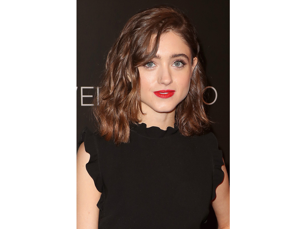 Natalia Dye beauty look capelli make up stranger things (9)