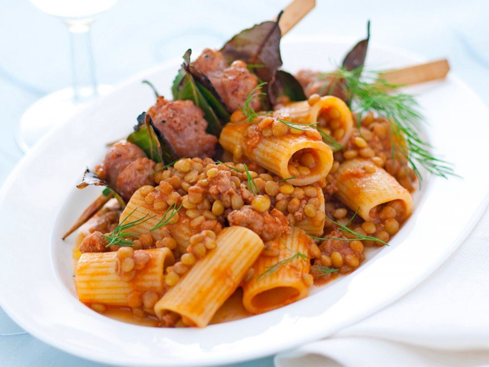 Pasta con lenticchie e salsiccia