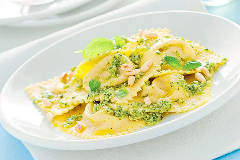 Ravioli di magro con pesto di zucchine