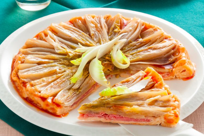 Torta salata con pasta sfoglia e indivia