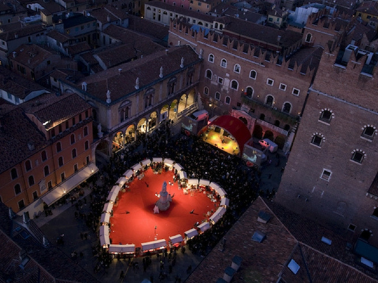 Verona in love San Valentino festa innamorati weekend romantici