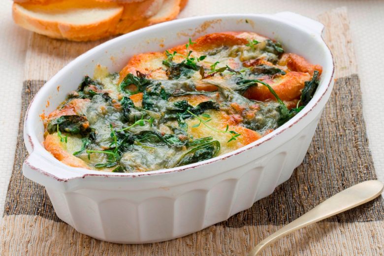 Zuppa di pane con biete e formaggio
