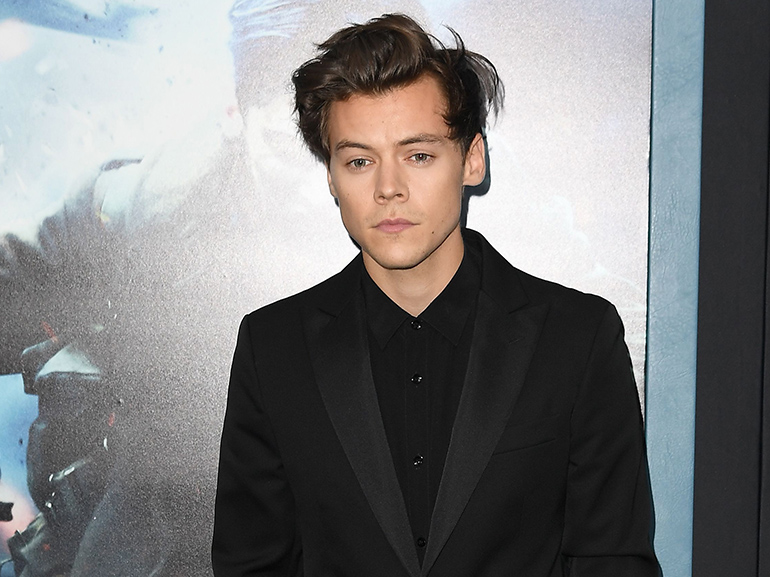 cover harry styles prossimo james bond mobile