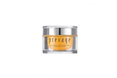 rughe-sul-collo-le-cause-le-creme-e-i-massaggi-giusti-per-eliminarle-prevage anti-age neck and decollete