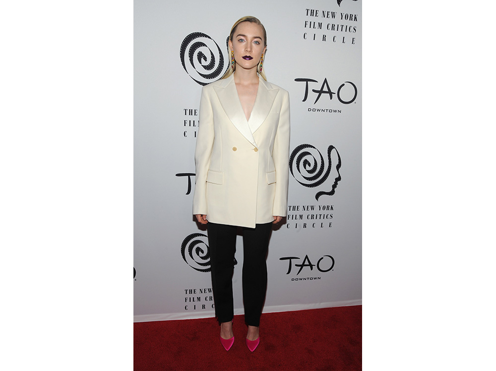 saoirse-ronan-calvin-klien-blazer-splash