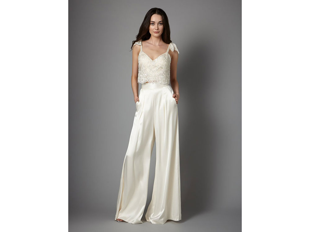 Abiti da sposa con pantaloni 2018: tailleur, completi e jumpsuit