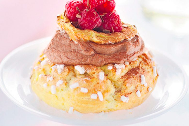 Bignè con crema al cioccolato