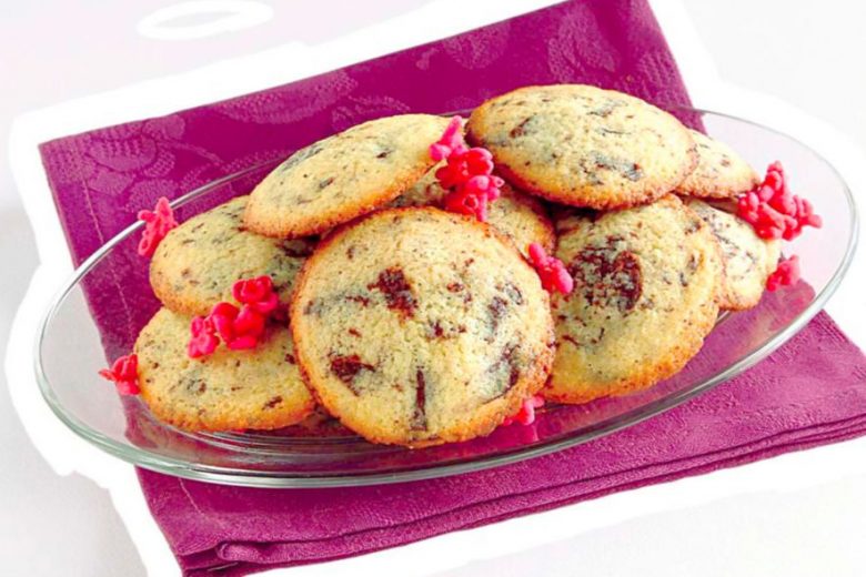 Biscotti al burro con scaglie di cioccolato