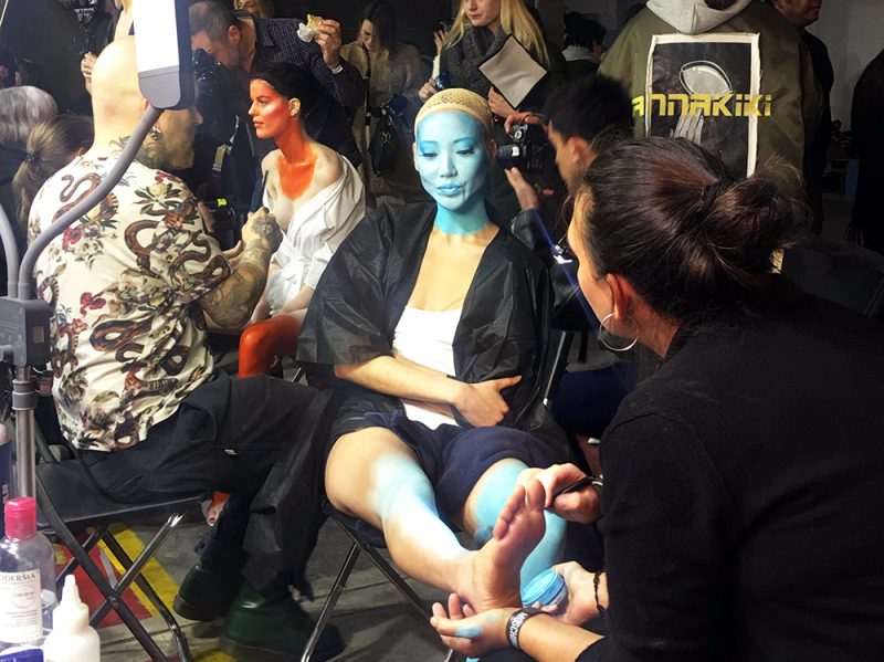 Moschino_FW1819_MakeUp-Alien-2