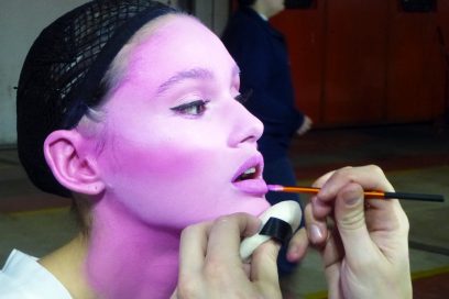 Moschino_FW1819_MakeUp-Alien-8