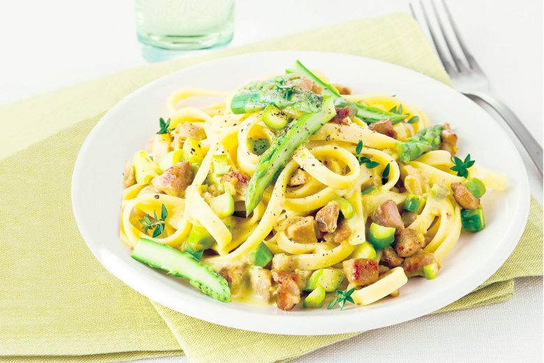 Pasta fresca con asparagi e ragù di agnello