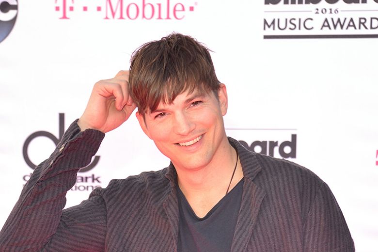 Ashton Kutcher: «Dopo il divorzio da Demi Moore ho scritto a tutte le mie ex»