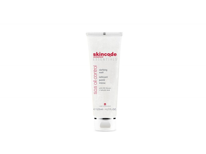 detergenti-viso-perche-usarli-come-si-scelgono-e-le-differenti-texture-SKINCODE S.O.S Oil Control clarifying wash