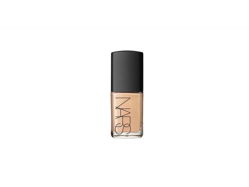 spose-3-idee-make-up-adatte-per-la-primavera-NARS Punjab Sheer Glow Foundation