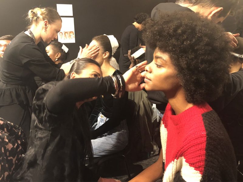 stella-jean-sfilata-make-up-mac-autunno-inverno-2018-01