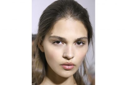 tendenze capelli riga primavera estate 2018 CAPELLI SENZA RIGA (4)