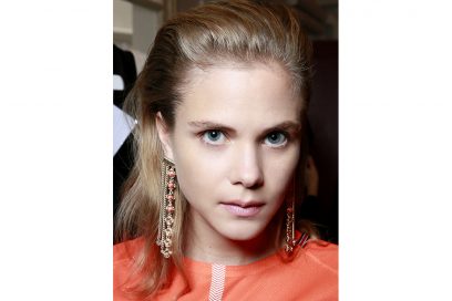 tendenze capelli riga primavera estate 2018 CAPELLI SENZA RIGA (5)